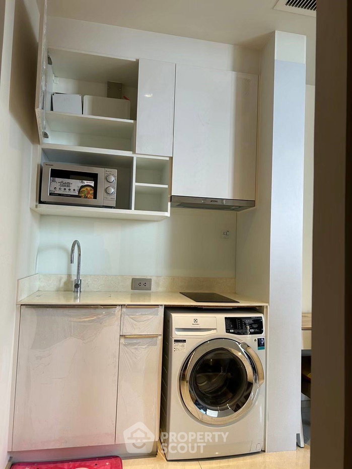 picture 1-BR Condo At Ashton Silom, 300m to BTS Chong Nonsi (ID 2133281) - 8/11