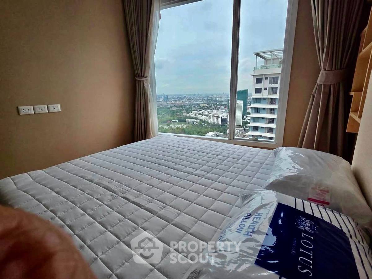 picture High-Floor 2-BR 64 Sqm The Saint Residences, 100m to MRT Phahon Yothin (ID 3062069) - 2/7
