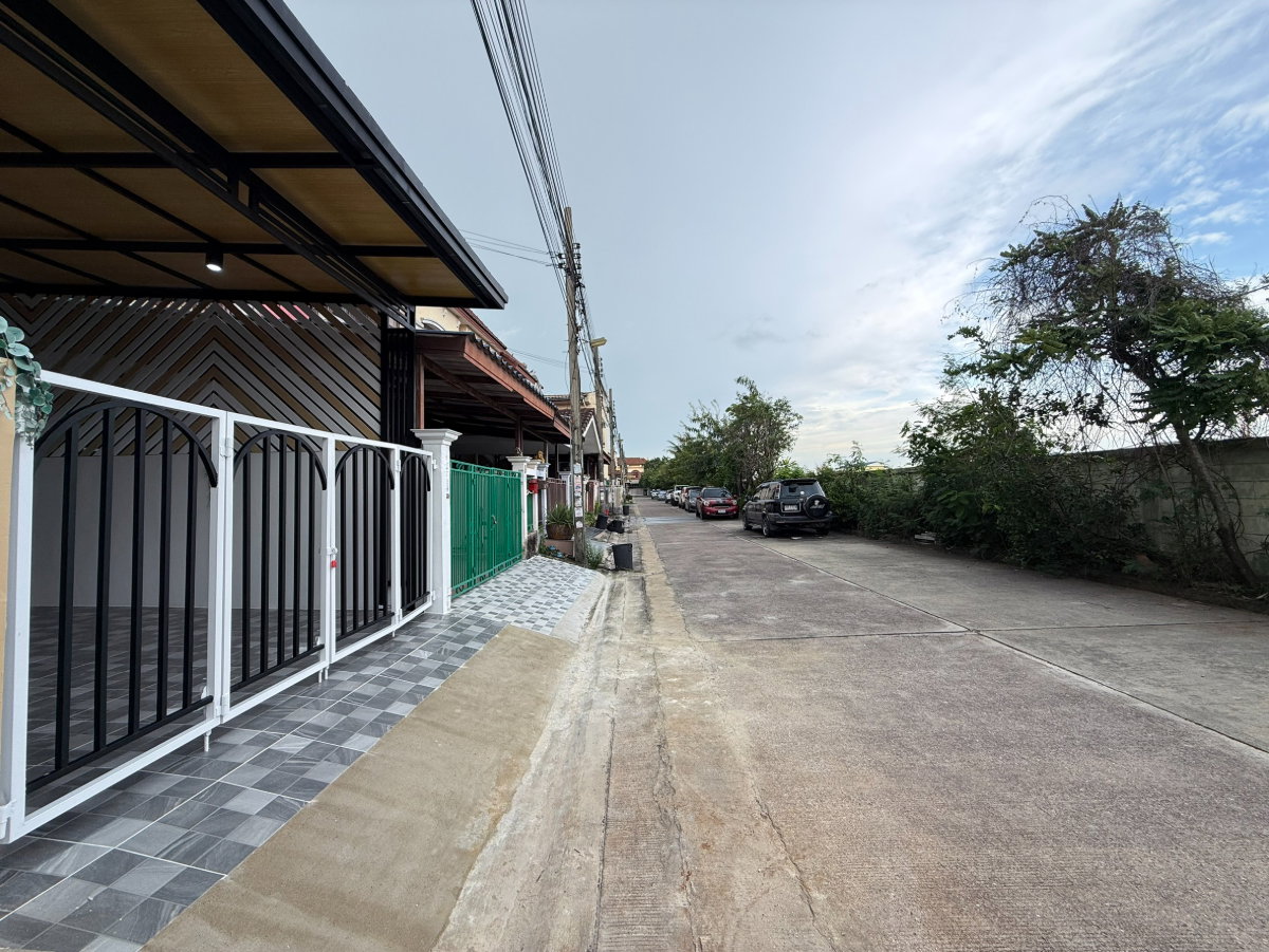 รูป ทาวน์เฮ้าส์2ชั้น รีโนเวทตกแต่งใหม่ น่าอยู่ ทำเลดี ใกล้รถไฟฟ้า, ตลาดมีนบุรี หมู่บ้านรุ่งกิจแกรนด์วิสต้า ถนนหทัยราษฎร์ มีนบุรี ตลาดจตุจักร - รูปที่ 4/38
