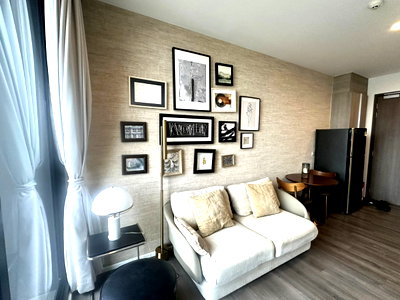 Condos for rent : For rent: Whizdom Essence, fully furnished with appliances, high floor, 33.84 sq.m., 1 bedroom @ 20,000 Baht.
