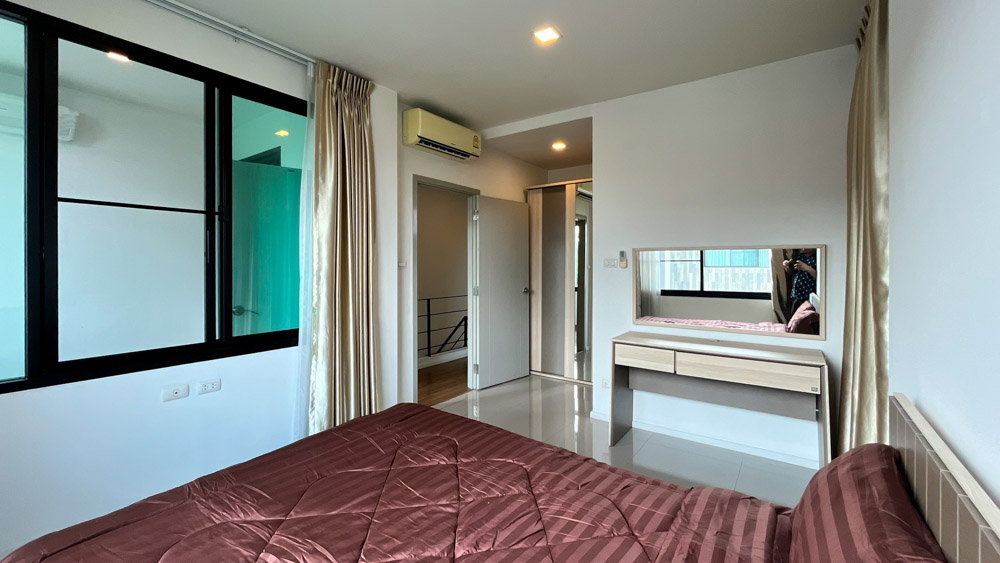 รูป ให้เช่าทาวน์โฮม 3 ชั้น สไตล์โมเดิร์น แปลงมุม ใกล้โรงเรียนนานาชาติ หางดง เชียงใหม่ (EN below) - รูปที่ 19/20