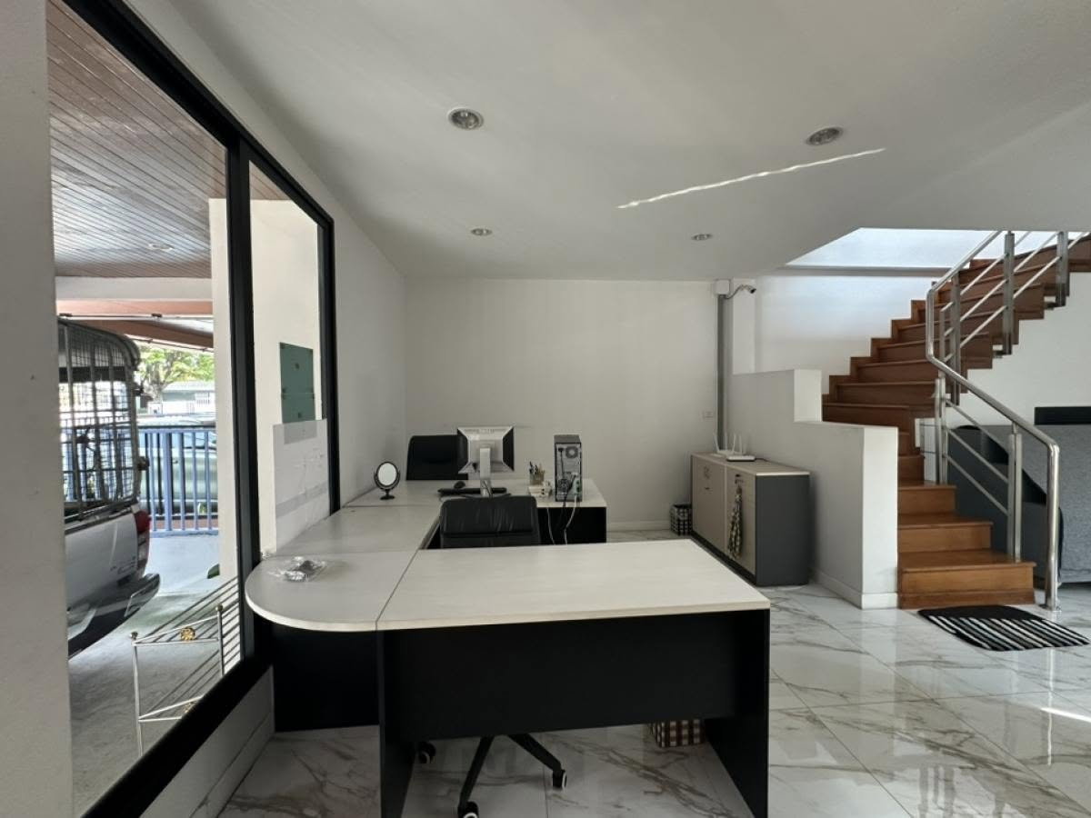 รูป WS8045 🏡 ให้เช่า ทาวน์โฮม 3 ชั้น ลาดพร้าว 18 แยก 4 หลังมุม ใกล้ MRT ลาดพร้าว เพียง 700 เมตร ราคาเช่า 55,000 บาท/เดือน - รูปที่ 3/29