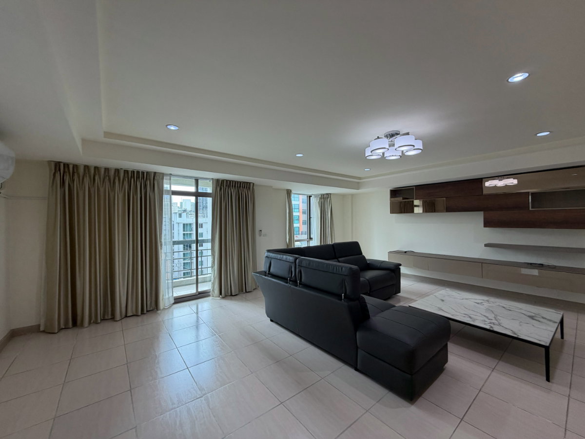 รูป Best Price 🔥ให้เช่า Royal Castle Sukhumvit 39 ห้องสวย เฟอร์ครบ ราคาดีมาก พร้อมเข้าอยู่‼️ DS3601 | Line @Dstay - รูปที่ 2/20