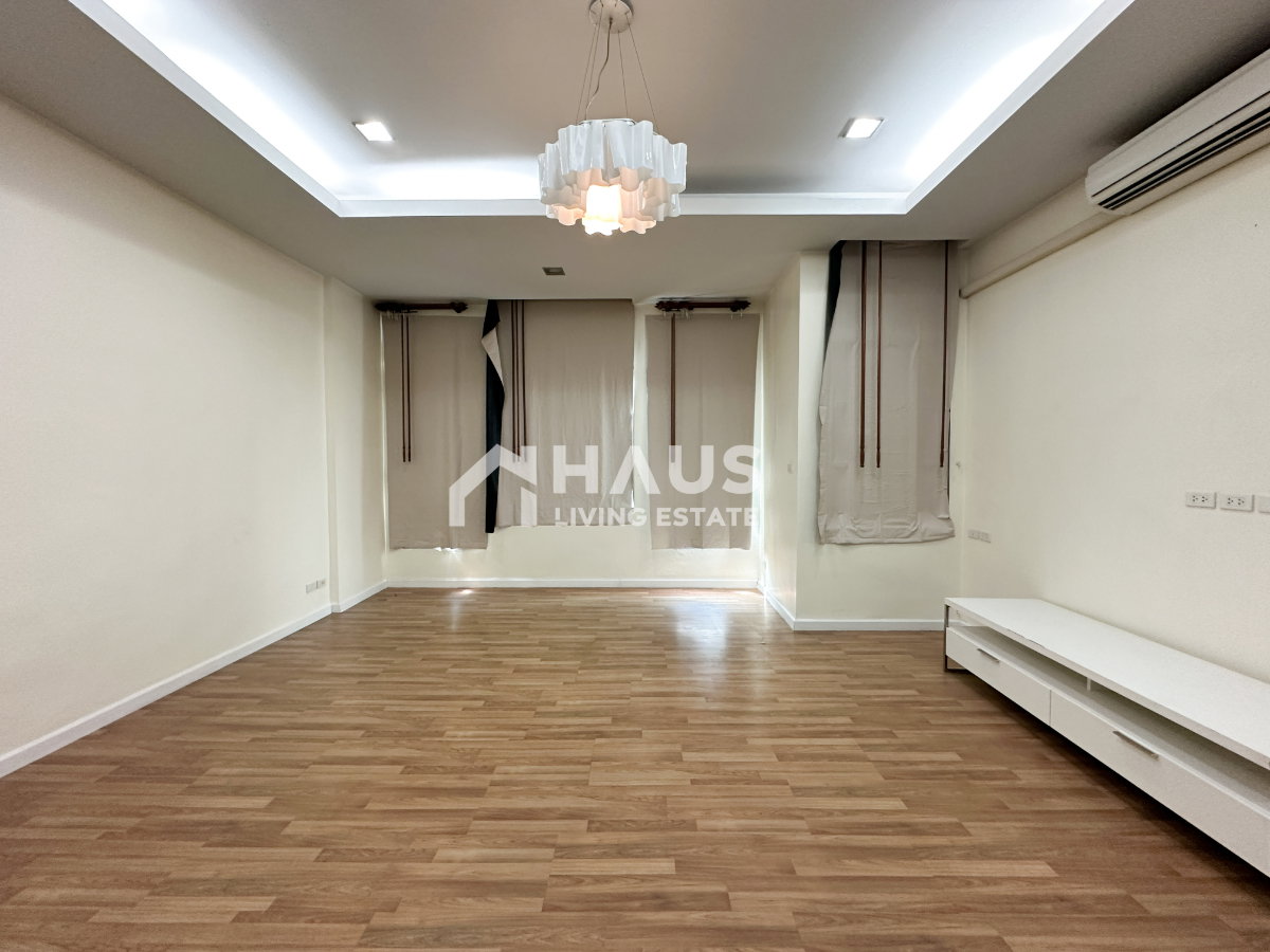 picture Baan Klang Mueang The Paris Ratchavipha / 4 Bedrooms #TPCC070 - 10/32