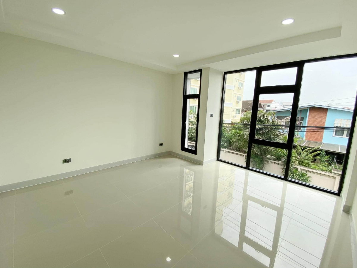 picture WS7981 ðĒðĄâĻ SPACE Home Office Sukhumvit 101/1, near BTS Punnawithi, only 42,000 THB/month - 12/17
