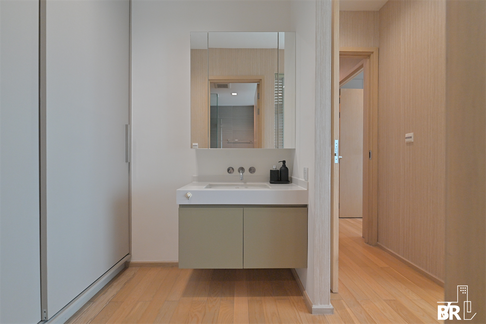 Private Unit, Fully Equipped Common Area Siri At Sukhumvit near BTS Thong Lo