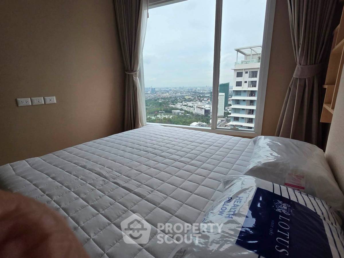 picture Pet-Friendly 2-BR Condo At The Saint Residences, 100m to MRT Phahon Yothin (ID 3062112) - 2/8