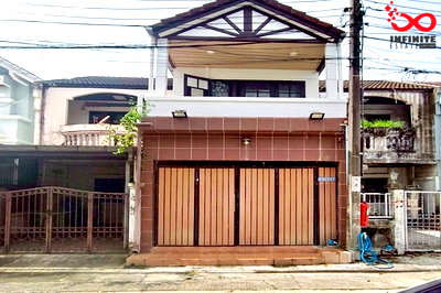 ทาวน์โฮม เขตบึงกุ่ม : ทาวน์เฮาส์ 2 ชั้น ประเสริฐมนูกิจ 42 หมู่บ้านสราญรมย์ รีโนเวทใหม่ ตรงข้ามสวน ใกล้แยกเกษตร–นวมินทร์