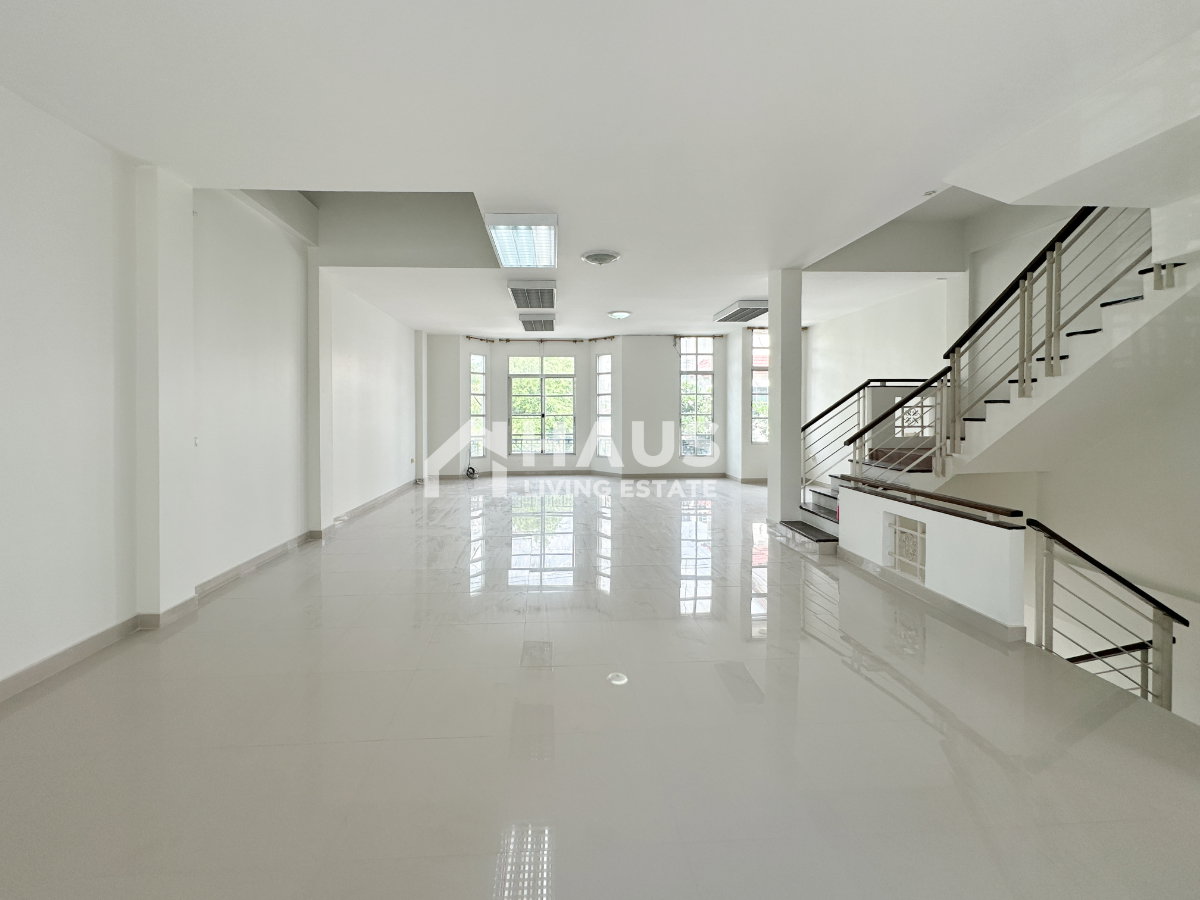 picture Baan Klang Mueang The Paris Ratchavipha / 4 Bedrooms #TPCC069 - 7/30