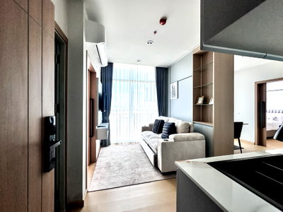 Condos for sale : The Twin Tower Jomtien Beach Pattaya 2 Bedroom Sea View