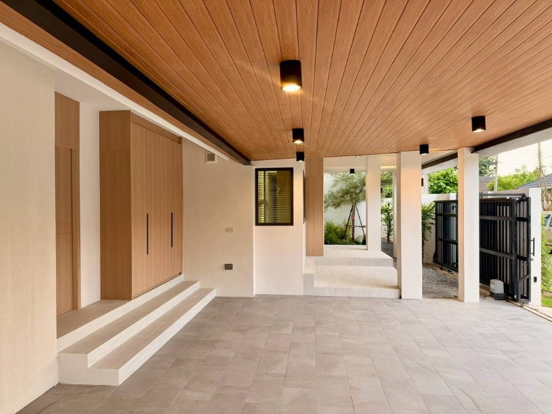 picture Sale Luxury Pool Villa  4 Bad, 5 Bath  Prime Location – Easy Access to Everything - 17/17