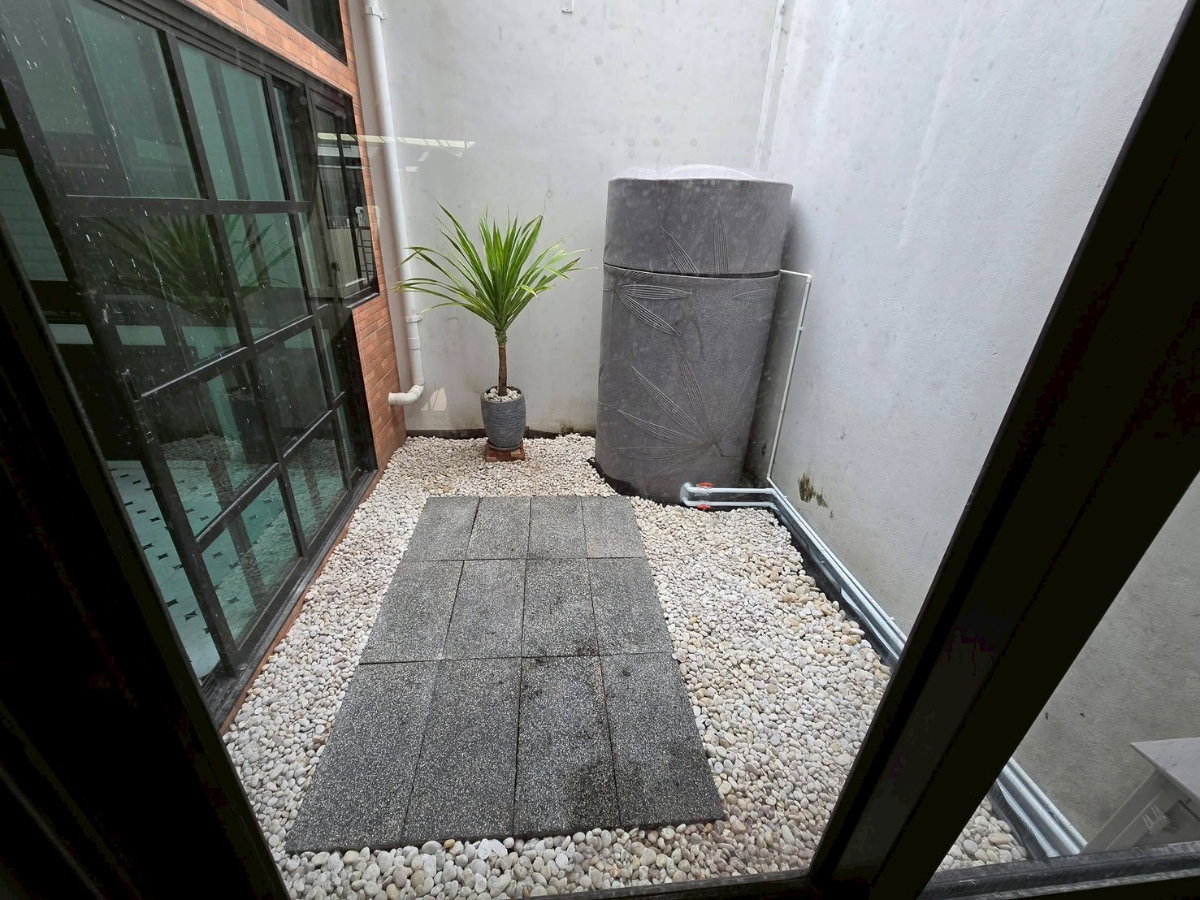 รูป 🏡✨ ให้เช่าทาวน์โฮมหรู Cordiz at Udomsuk (คอร์ดิซ แอท อุดมสุข) 3 ห้องนอน 4 ห้องน้ำ เฟอร์นิเจอร์ครบ พร้อมเข้าอยู่ เพียง 5 นาทีถึง BTS อุดมสุข - รูปที่ 6/20