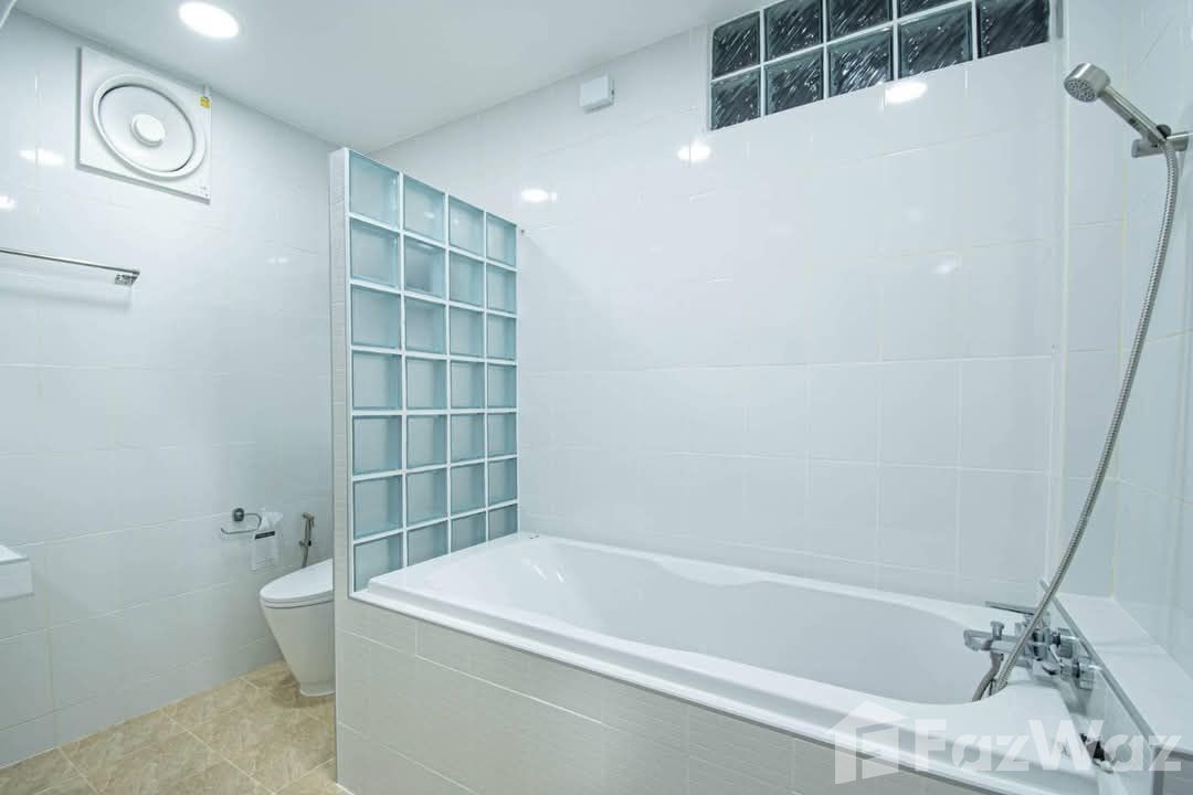 picture Middle House Pool Villa For Rent 2003945 - 10/18