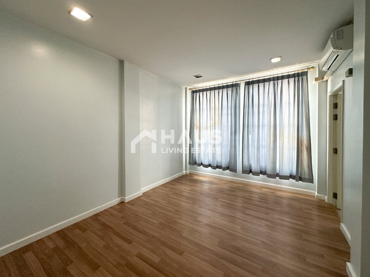picture Baan Klang Mueang The Paris Ratchavipha / 4 Bedrooms #TPCC070 - 15/32
