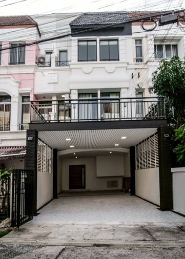 FOR RENT | Baan Klang Muang British Town Srinakarin