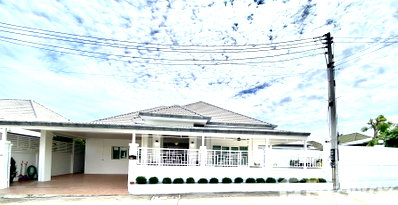 Houses for sale Bang Lamung Chonburi : 3 bedrooms house for sale bear the beach 1895245