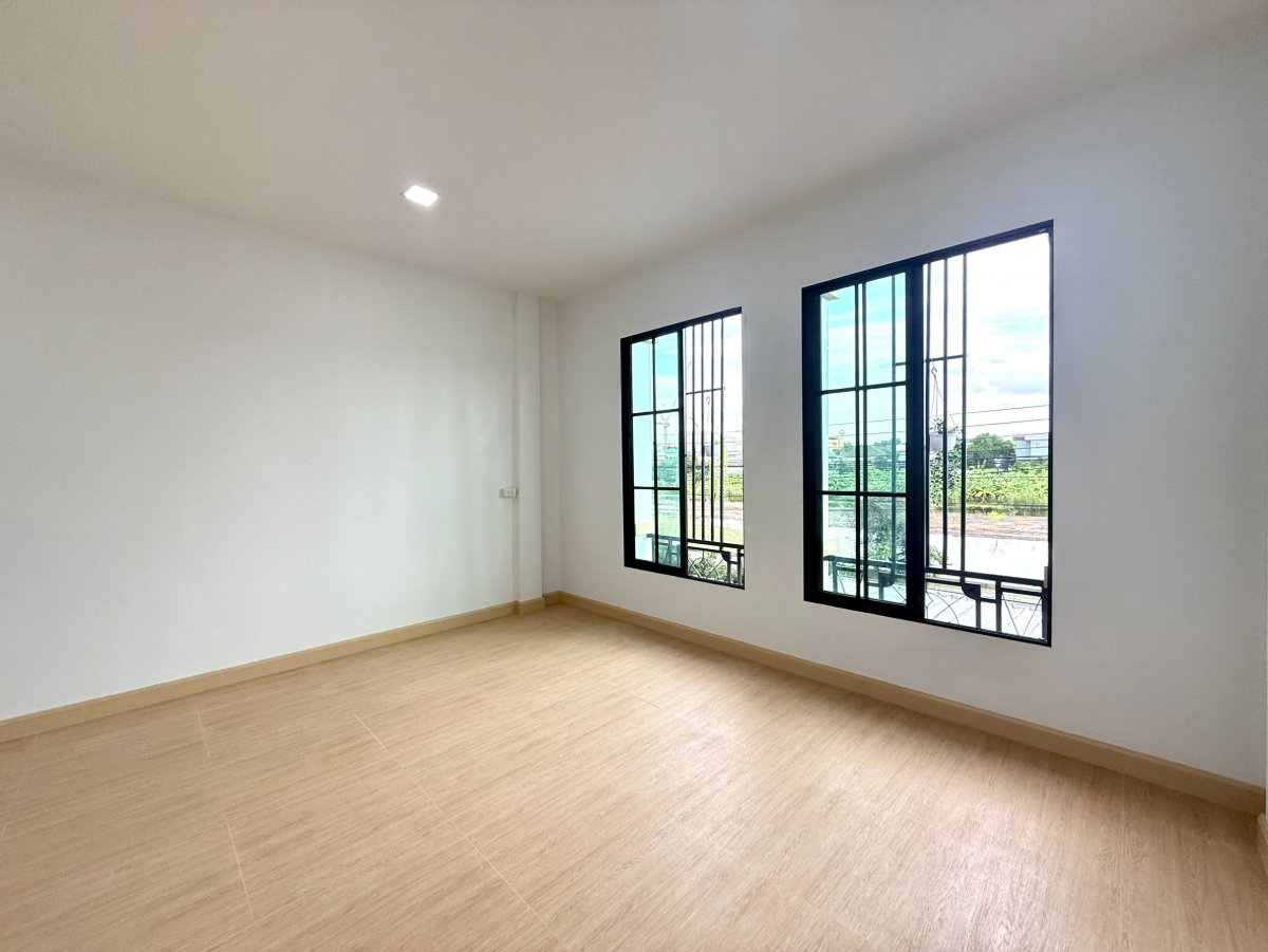 รูป ทาวน์เฮ้าส์2ชั้น รีโนเวทตกแต่งใหม่ น่าอยู่ ทำเลดี ใกล้รถไฟฟ้า, ตลาดมีนบุรี หมู่บ้านรุ่งกิจแกรนด์วิสต้า ถนนหทัยราษฎร์ มีนบุรี ตลาดจตุจักร - รูปที่ 29/38