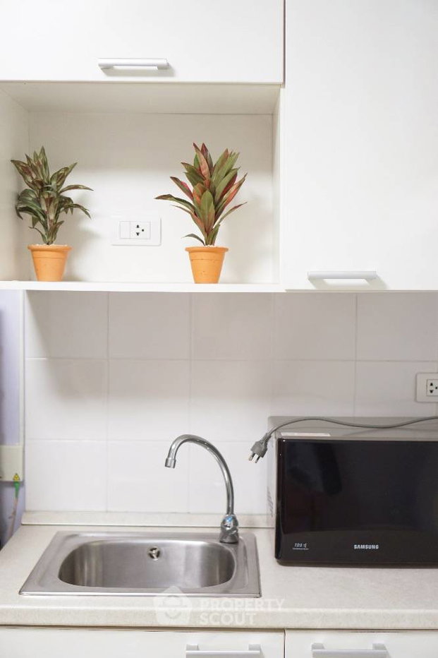 picture Well-Placed 1-BR Condo At The Clover Thonglor Residence, BTS Thong Lor (ID 868903) - 8/9