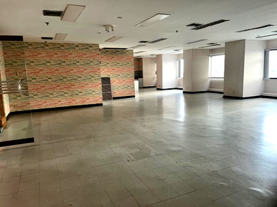 Office for rent วิทยาลัยอาชีวศึกษาเสาวภา : Work Smarter in a 172.57 SQ.M. Office Steps from BTS Krung Thon Buri