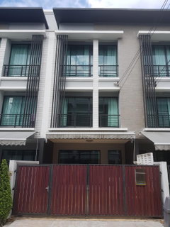 รูปภาพ 🏡✨ ให้เช่าทาวน์โฮม 3 ชั้น บ้านกลางเมือง พระราม 9–รามคำแหง 📍 ทำเลดี เชื่อมต่อรามคำแหง - ลาดพร้าว - เลียบด่วนรามอินทรา