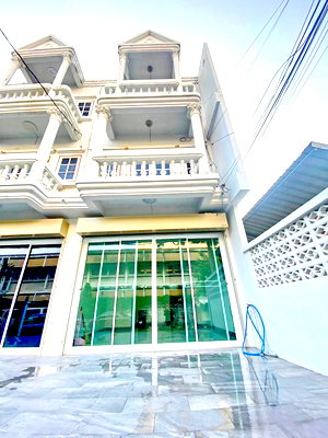 Townhouses for rent Thailand Cultural Centre  : HK0151, Townhome for rent 4 Br, Huai Khwang.
