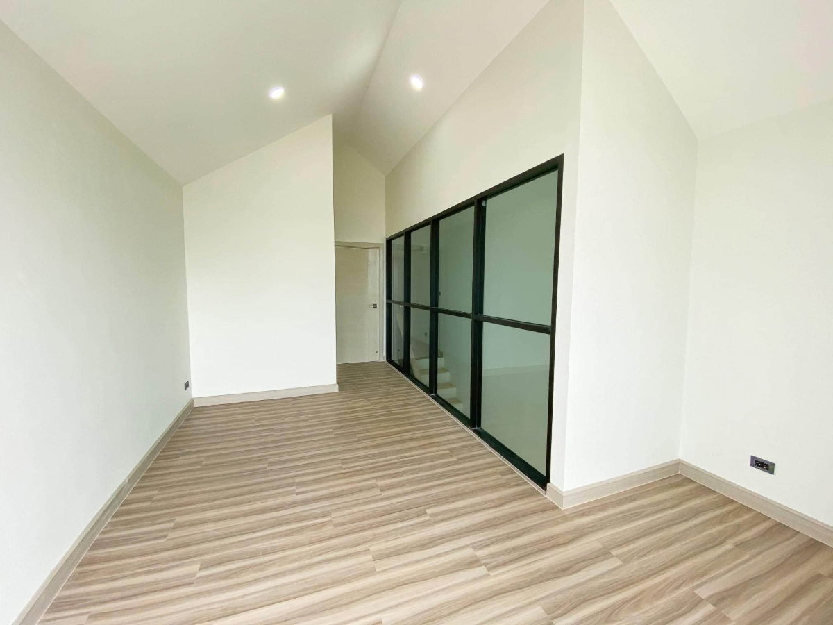 picture WS7981 ðĒðĄâĻ SPACE Home Office Sukhumvit 101/1, near BTS Punnawithi, only 42,000 THB/month - 3/17