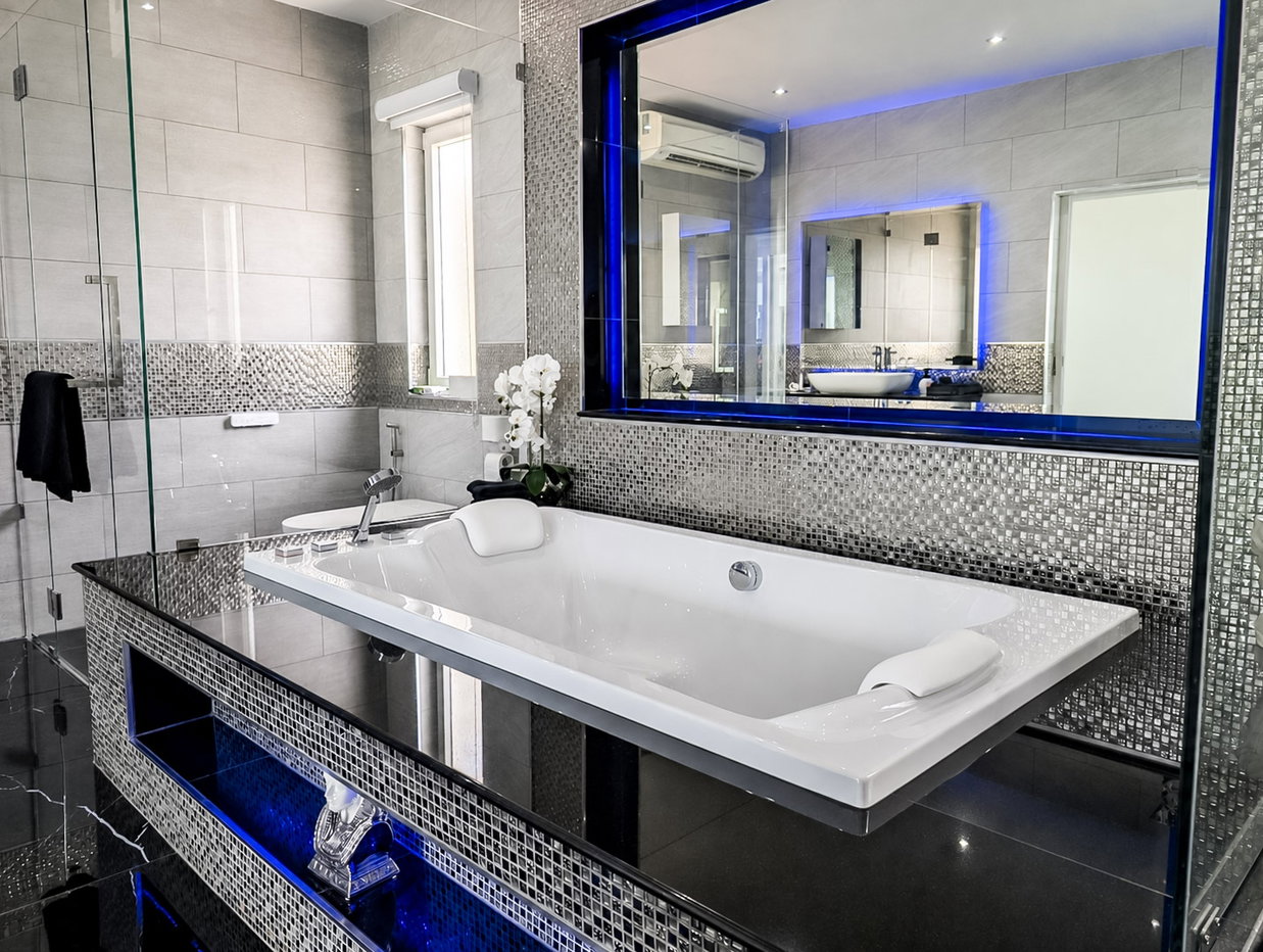 picture Luxury Sea View Villa for Sale East Pattaya with Sunset Views - 21/27