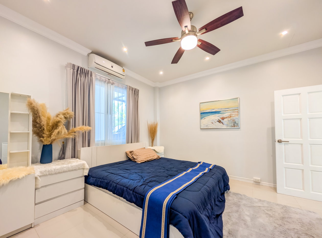 picture Pool Villa for Sale Huay Yai East Pattaya Fully Furnished - 10/25