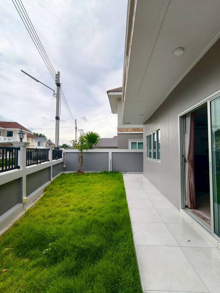 picture Single house for sale, corner lot, Sriracha, Rai Kluay area. Spacious and comfortable living. - 13/17