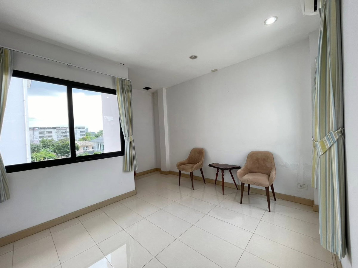 รูป WS8045 🏡 ให้เช่า ทาวน์โฮม 3 ชั้น ลาดพร้าว 18 แยก 4 หลังมุม ใกล้ MRT ลาดพร้าว เพียง 700 เมตร ราคาเช่า 55,000 บาท/เดือน - รูปที่ 25/29