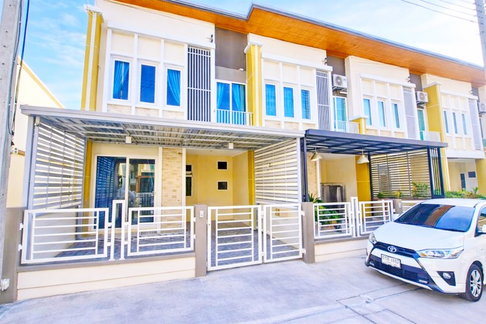 ศรีนคริทร์-สุขุมวิท ทาวน์โฮม 2 ชั้น 4นอน 3น้ำ เครื่องใช้ไฟฟ้า แอร์3แพรกษา BTSศรีนครินทร์ 2.57กม.