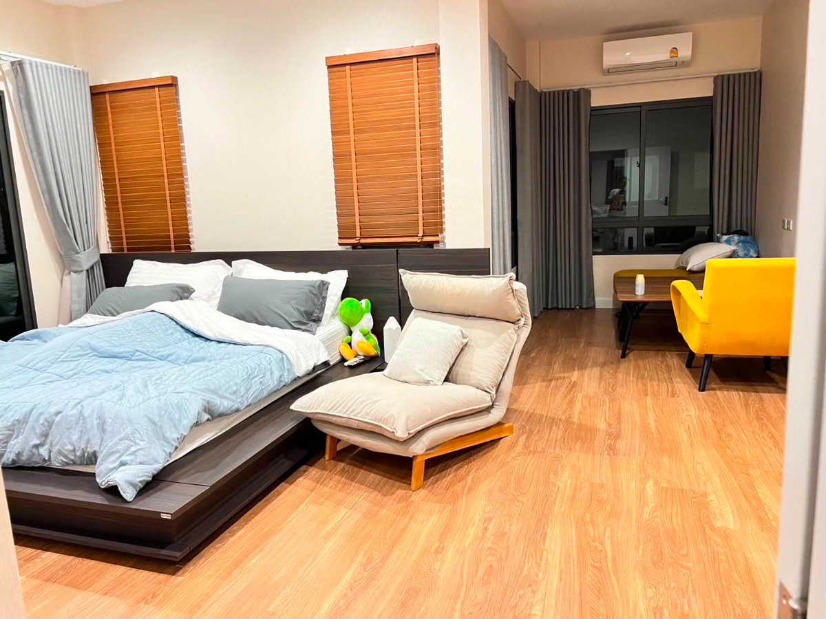รูป บ้านเดี่ยวให้เช่า ✨ VENUE ID Westgate ✨ 4 ห้องนอน 3 ห้องน้ำ เฟอร์นิเจอร์ และ เครื่องใช้ไฟฟ้าครบ - รูปที่ 6/11