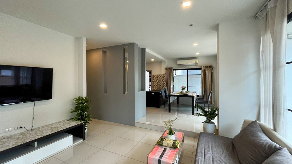 รูป ให้เช่าทาวน์โฮม 3 ชั้น สไตล์โมเดิร์น แปลงมุม ใกล้โรงเรียนนานาชาติ หางดง เชียงใหม่ (EN below) - รูปที่ 13/20