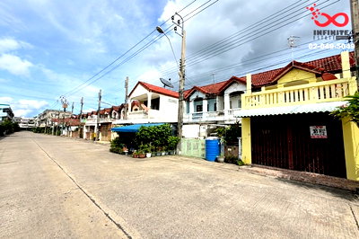 ทาวน์โฮม กรุงเทพมหานคร : ขายทาวน์เฮาส์ 2 ชั้น หมู่บ้านอรุณธร 18 ตร.ว. สุขาภิบาล 5 ซอย 45 พร้อมอยู่