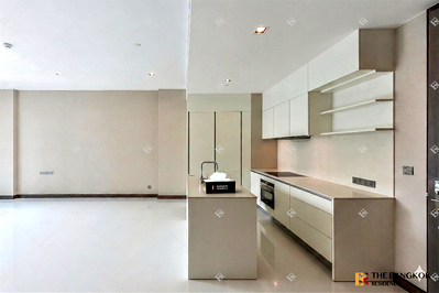 ขายคอนโด : สะดวกสบายกับไลฟ์สไตล์สุด Luxury Q1 Sukhumvit ใกล้ BTS สถานีนานา