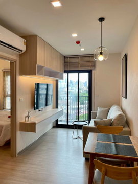 🏙️✨ FOR RENT: The Base Phetchaburi–Thonglor — HIGH-FLOOR MODERN LIVING IN A PRIME LOCATION! 💰 Rental Price: 18,000 THB/month