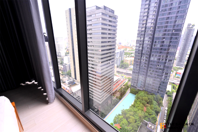 Condos for rent : One9Five Asoke - Rama9 near MRT Rama 9 Station Move-in Ready, Just Bring Your Bags