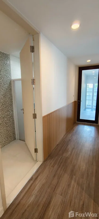 รูป บ้านเดี่ยวให้เช่า 4 ห้องนอน ในโครงการ คอร์ทยาร์ด วิลล่า พระราม 9-วงแหวน 6537113 - รูปที่ 4/36