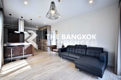 ขายคอนโด : 🏙️ห้องแต่งสวย เฟอร์ครบ วิวสระว่ายน้ำ - Noble Solo ใกล้ BTS ทองหล่อ🚆