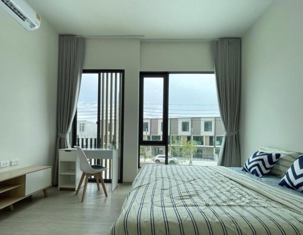 รูป 🏡✨ ให้เช่าทาวน์โฮม 2 ชั้น — Altitude Kraf บางนา บ้านแต่งสวยครบ พร้อมอยู่ วิวบึง + หน้าสวนส่วนตัว 🌿 - รูปที่ 4/15
