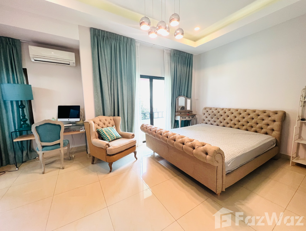 picture Spacious Pool Villa for Sale 1961556 - 32/40