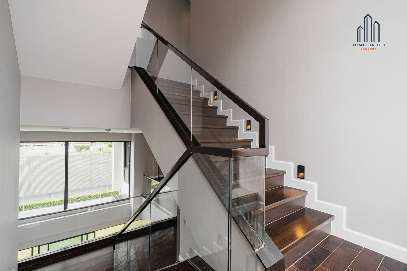 รูป 95E1 – Ninety Five East One 4 bedrooms, for sale - รูปที่ 14/69
