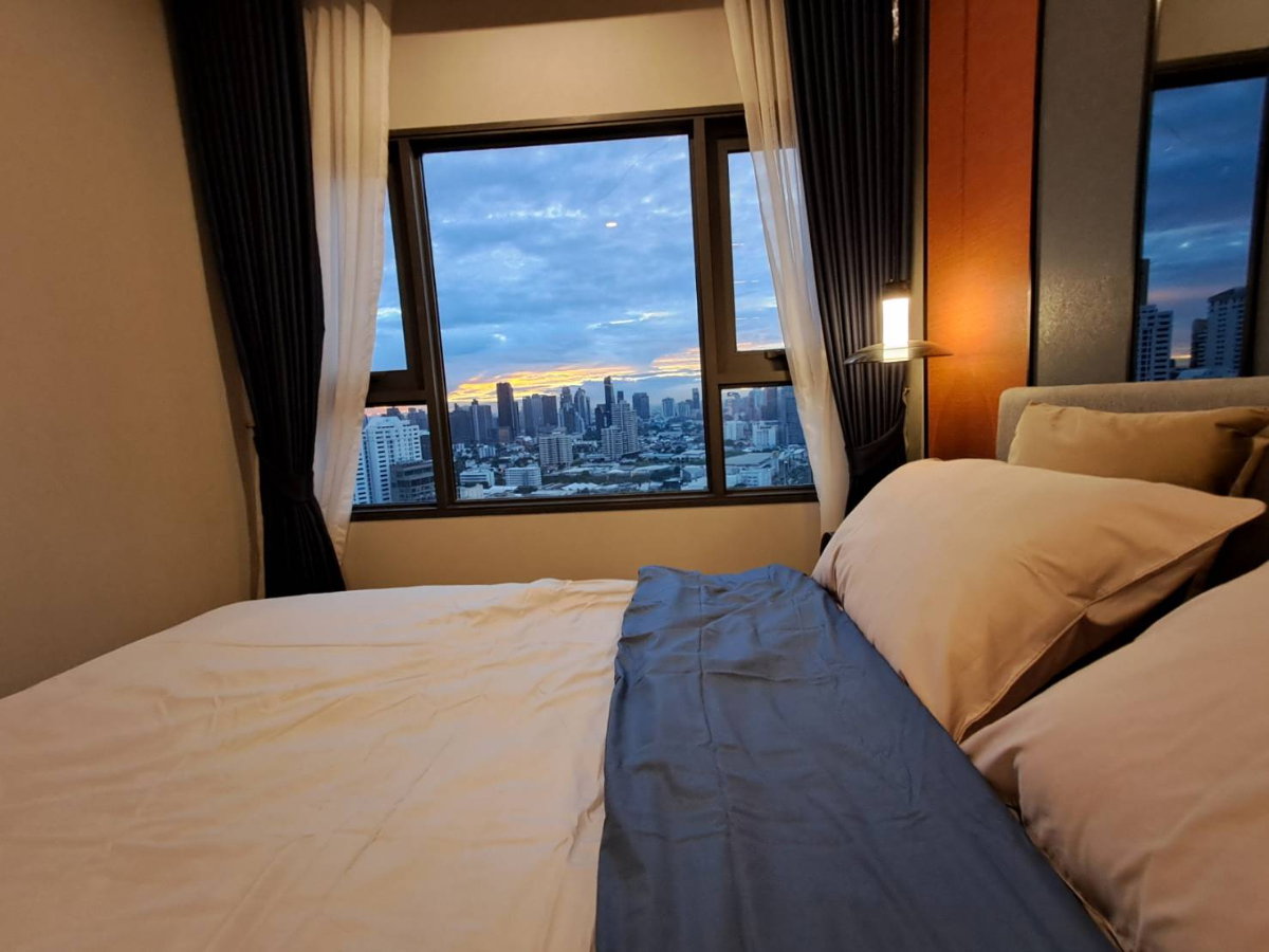 รูป Condo ย่านพระราม 4 เชื่อมอโศก | ห้องใหม่ | ชั้นสูง | วิวสูง | เงียบสงบ - รูปที่ 8/20