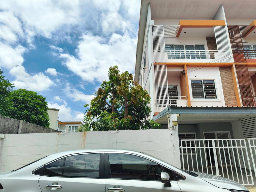 รูป Call : 095-250-9015 บ้านรัชธานี 10 ซอยคู้บอน 27 เขตบางเขน ทาวน์เฮ้าส์ 3 ชั้น แปลงมุม ติดสวน 49 ตารางวา 3 นอน 4 น้ำ ใกล้รถไฟฟ้าสีชมพู สถานีคู้บอน - รูปที่ 2/12