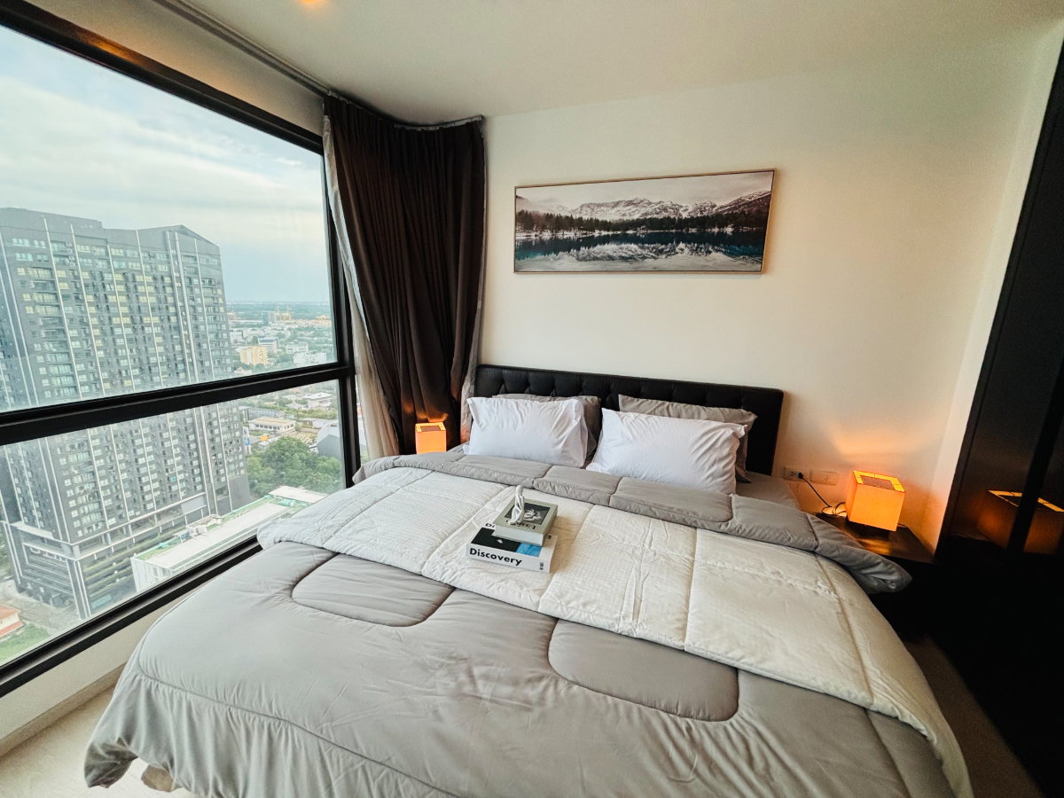 picture Rhythm Sukhumvit 44/1 Corner unit 2 Bedroom 30th Floor with Panorama View - Ready to Move In. - 9/20