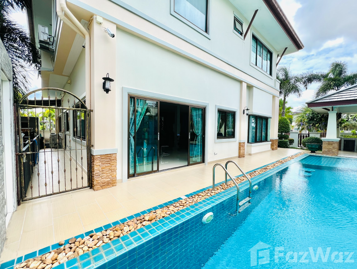 picture Spacious Pool Villa for Sale 1961556 - 13/40