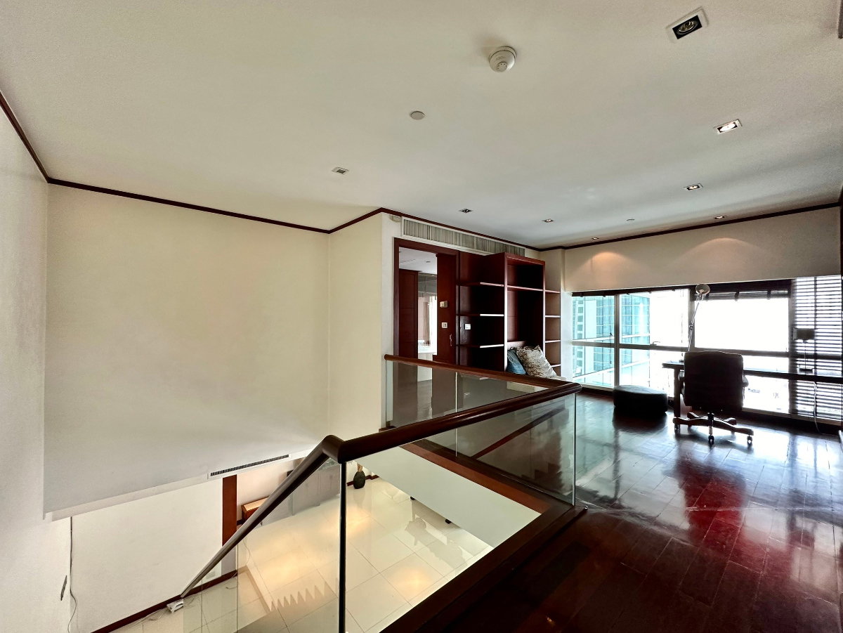 picture Le Raffine 31 | Elegant 3 Bedroom Duplex Condo in Prime Area - BR9210CD - 11/60
