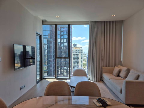 The Strand Thonglor, a room that is worth more than its price. Fully furnished, 2 bedrooms, 2 bathrooms, next to BTS Thonglor, convenient travel.