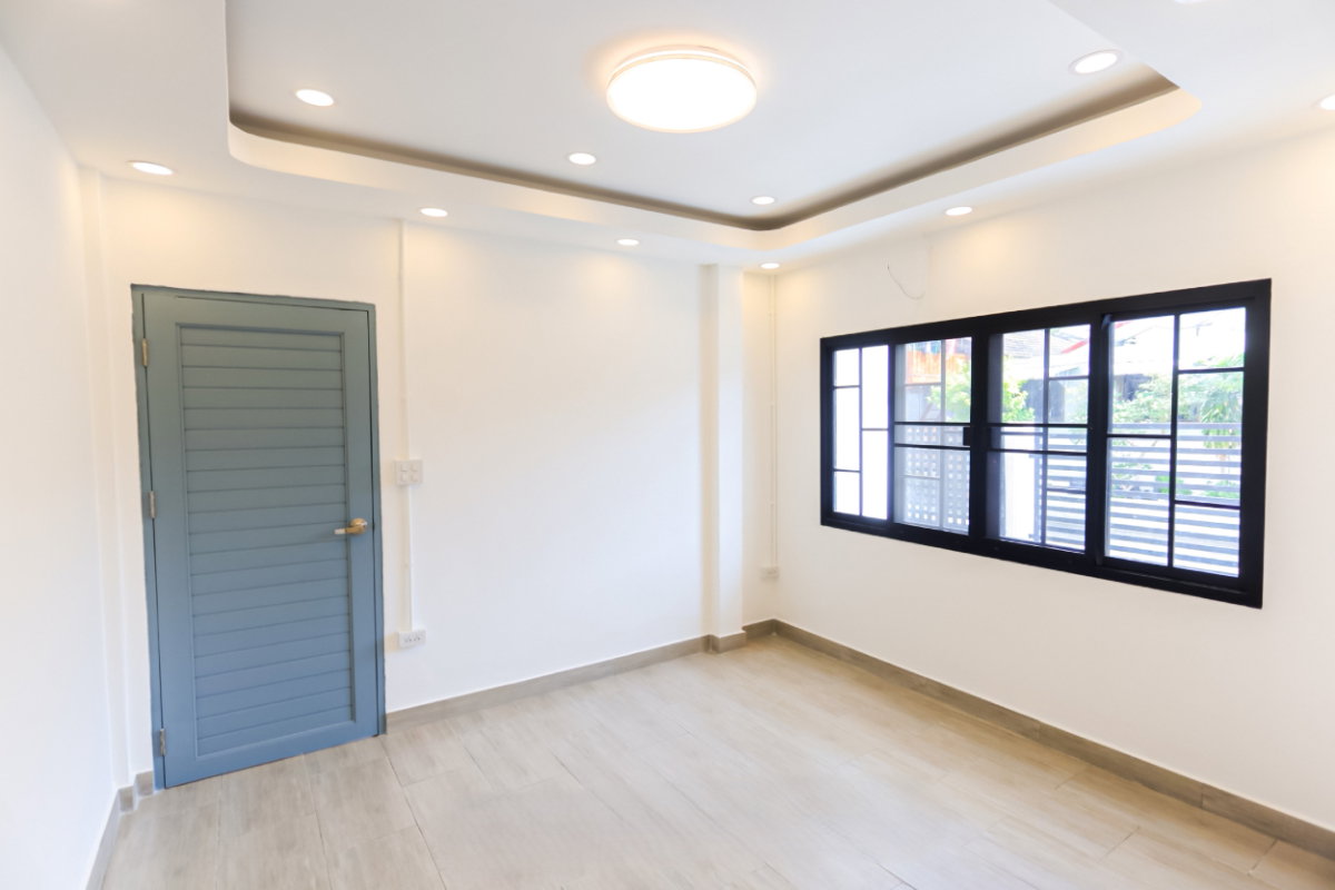 รูป CS003 🔑 บ้านเดี่ยวชั้นเดียวสไตล์มินิมอล พร้อมเข้าอยู่ รีโนเวทใหม่ หมู่บ้านเคหะธานี 2 | นวลจันทร์ 56 - รูปที่ 10/14