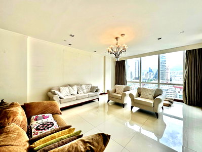 ขายคอนโด : Le Raffine 31 | Elegant 3 Bedroom Duplex Condo in Prime Area - BR9210CD